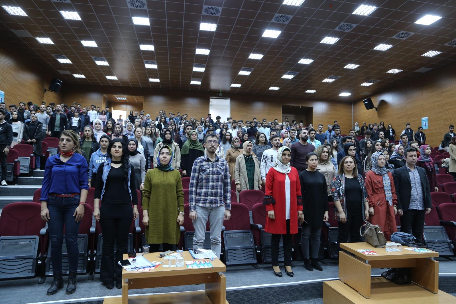 Siirt Üniversitesi Sağlık Yüksekokulu Genç hemşireler Topluluğu “Veremle Mücadele” Konferansı  
